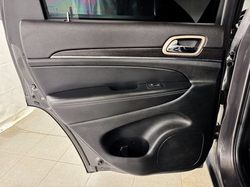 Used 2014 Jeep Grand Cherokee Limited AWD/4WD image 16