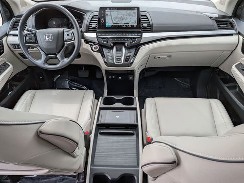 Certified 2025 Honda Odyssey Touring image 24