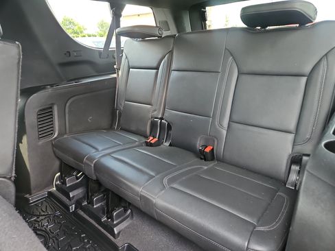 Used 2022 Chevrolet Suburban LT AWD/4WD image 14