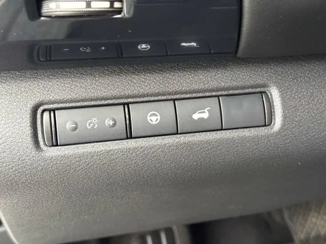 Certified 2025 Nissan Pathfinder SV AWD/4WD image 34