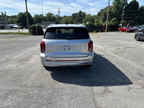 Used 2024 Hyundai Palisade Calligraphy FWD image 10