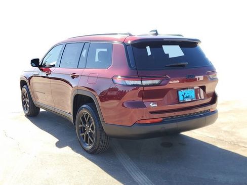 New 2025 Jeep Grand Cherokee L Altitude RWD image 3