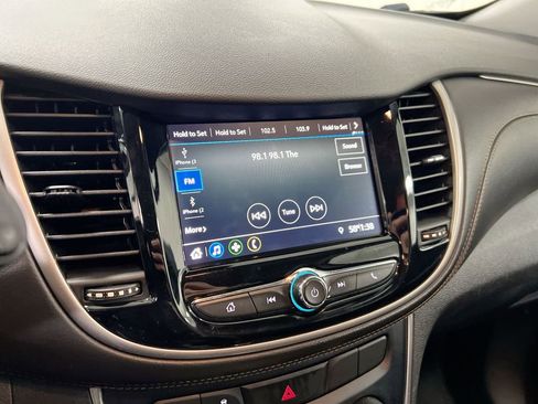 Used 2020 Chevrolet Trax LT FWD image 14