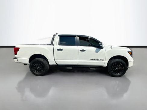Used 2019 Nissan Titan SV w/ SV Convenience Package AWD/4WD image 5