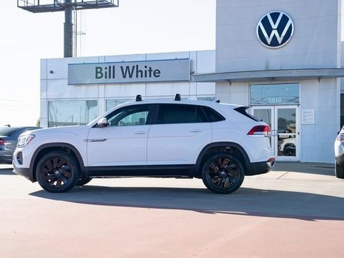 New 2026 Volkswagen Atlas Cross Sport SE image 3