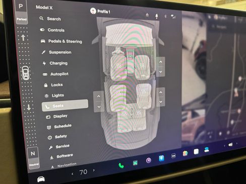 Used 2022 Tesla Model X image 19