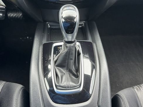 Used 2017 Nissan Rogue S image 33