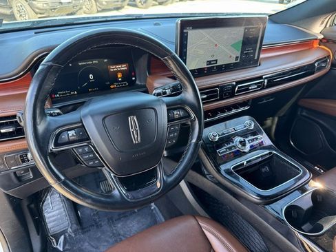 Used 2022 Lincoln Nautilus Reserve w/ Luxury Package image 3