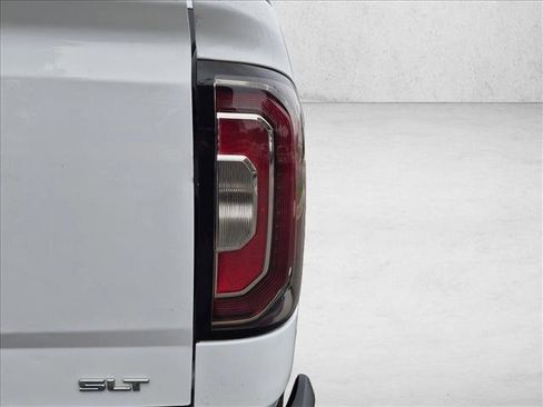 Used 2018 GMC Sierra 1500 SLT w/ SLT Premium Package AWD/4WD image 11