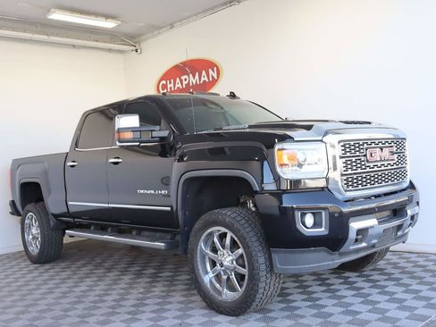 Used 2019 GMC Sierra 2500 Denali AWD/4WD image 1