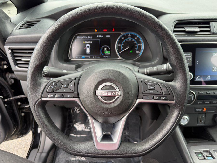 Used 2025 Nissan Leaf S FWD image 10