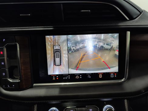 Used 2023 GMC Yukon Denali Ultimate AWD/4WD image 17