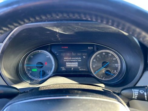 Used 2021 Toyota Venza XLE w/ Softex Package image 13