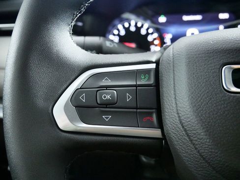 New 2025 Jeep Compass Limited image 36