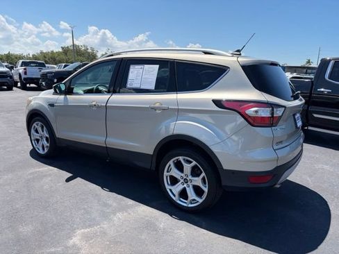 Used 2018 Ford Escape Titanium FWD image 4