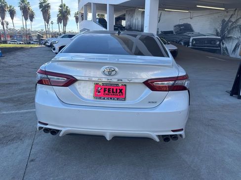 Used 2018 Toyota Camry XSE image 6