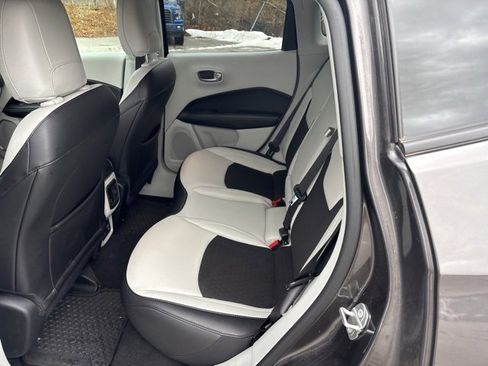 Certified 2021 Jeep Compass Latitude w/ Convenience Group image 17