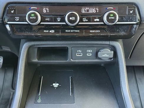 Certified 2025 Honda Pilot Touring image 26