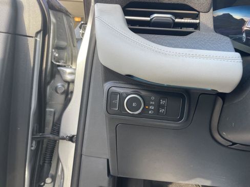 Used 2025 Ford Explorer Platinum w/ LUX Leather Package image 14