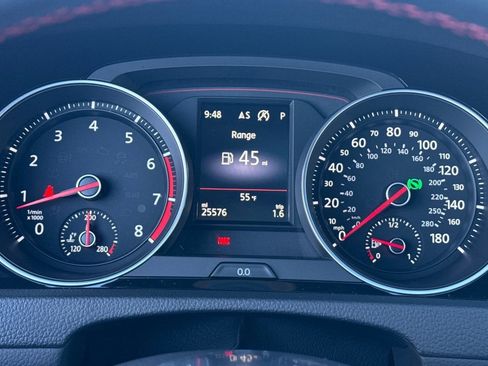 Used 2018 Volkswagen GTI SE w/ SE Leather Package image 18