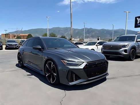 Used 2022 Audi RS 6 w/ Executive Package AWD/4WD image 2