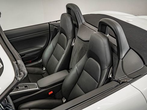 Certified 2019 Porsche 718 Boxster image 24