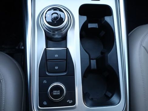 Used 2022 Ford Explorer Limited image 26