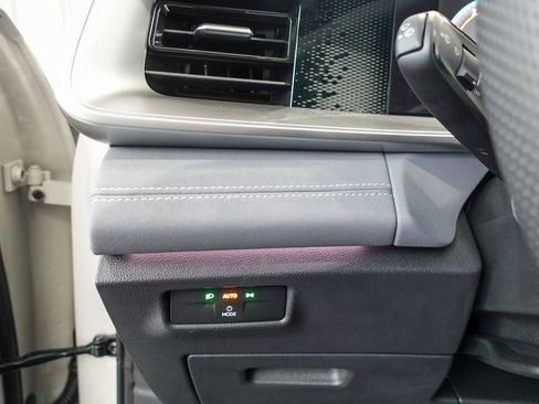 New 2026 Volkswagen Tiguan SE R-Line image 19