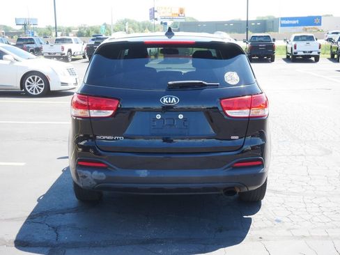 Used 2017 Kia Sorento AWD w/ LX Convenience Package image 6