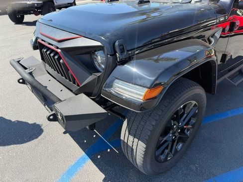 Used 2023 Jeep Gladiator Overland AWD/4WD image 4