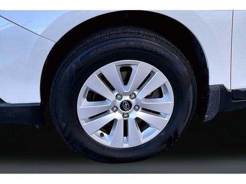 Used 2017 Subaru Outback 2.5i Premium image 30