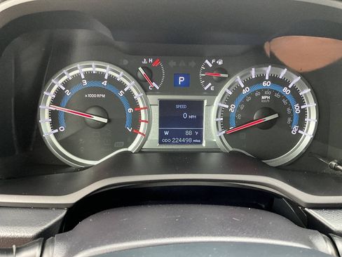 Used 2015 Toyota 4Runner SR5 w/ Four Season Floor Mat Package AWD/4WD image 12