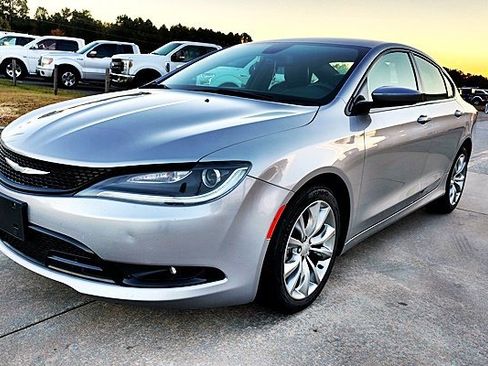 Used 2016 Chrysler 200 S image 5