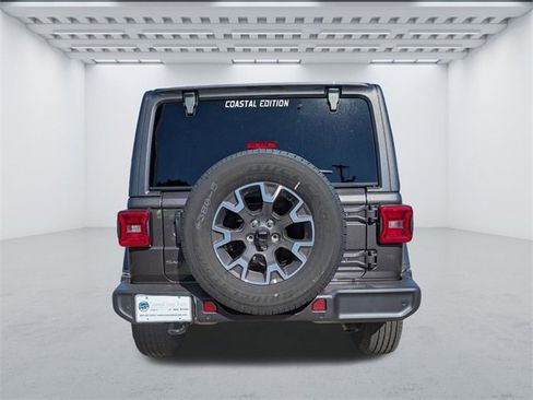 New 2025 Jeep Wrangler Sahara image 7