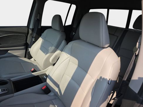 Used 2023 Honda Ridgeline RTL-E image 10