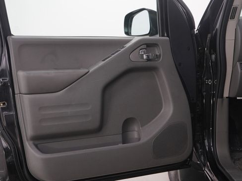 Used 2017 Nissan Frontier SV w/ SV Value Truck Package AWD/4WD image 20
