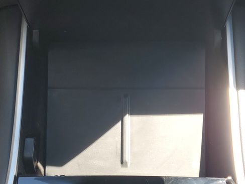 Used 2021 Tesla Model Y Long Range image 28