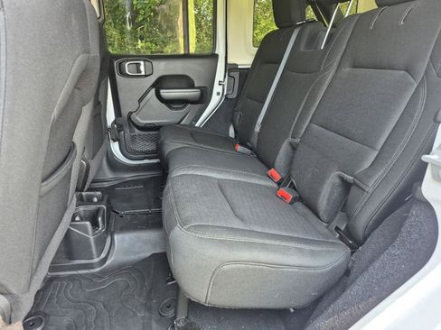 Used 2019 Jeep Wrangler Unlimited Sport AWD/4WD image 16