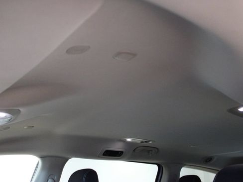 Used 2023 Chrysler Voyager LX FWD image 27