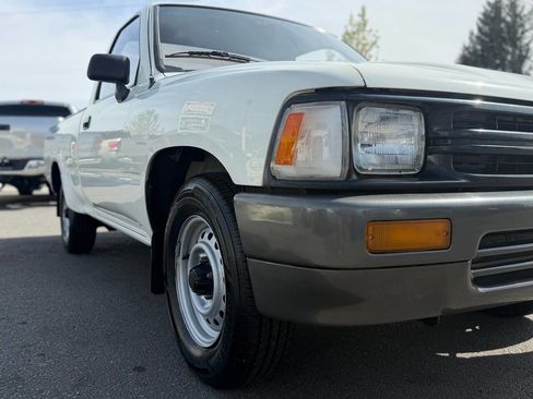 Used 1991 Toyota Pickup 2WD Regular Cab image 65