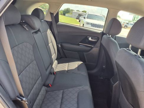Used 2022 Kia Niro LXS FWD image 20