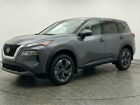Used 2025 Nissan Rogue SV AWD/4WD image 3