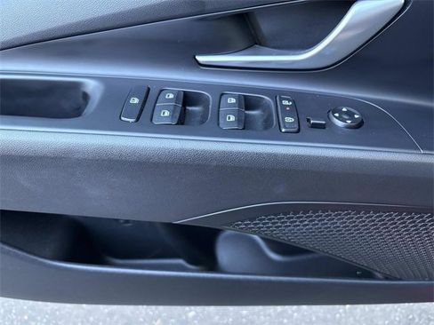 Used 2024 Hyundai Elantra Blue image 19