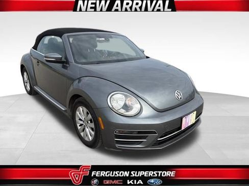 Used 2017 Volkswagen Beetle 1.8T S FWD image 1