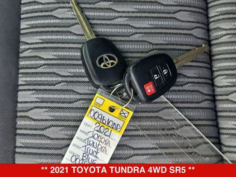 Used 2021 Toyota Tundra SR5 w/ SR5 Upgrade Package AWD/4WD image 32