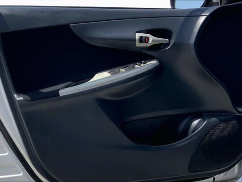 Used 2013 Toyota Corolla S FWD image 21