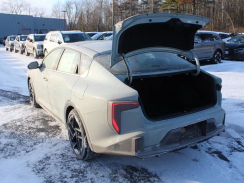 New 2025 Kia K4 GT-Line image 7