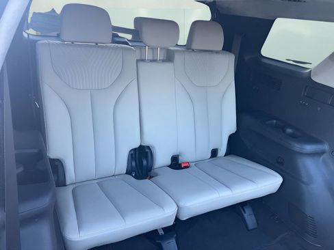 Used 2023 Hyundai Palisade Calligraphy image 18