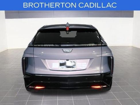 Used 2024 Cadillac Lyriq Luxury AWD/4WD image 5