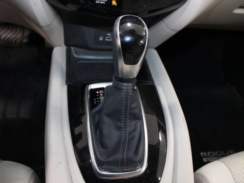 Used 2020 Nissan Rogue Sport SV FWD image 26